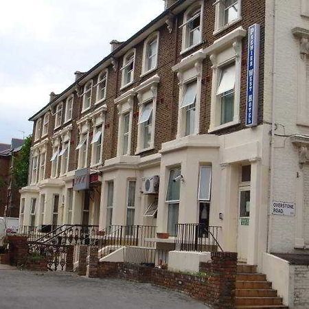 Premier West Th Hotel London Exterior photo